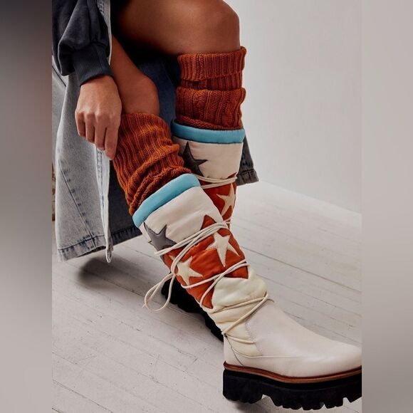 Montrose Puffer Boots  - Picture 1 of 7